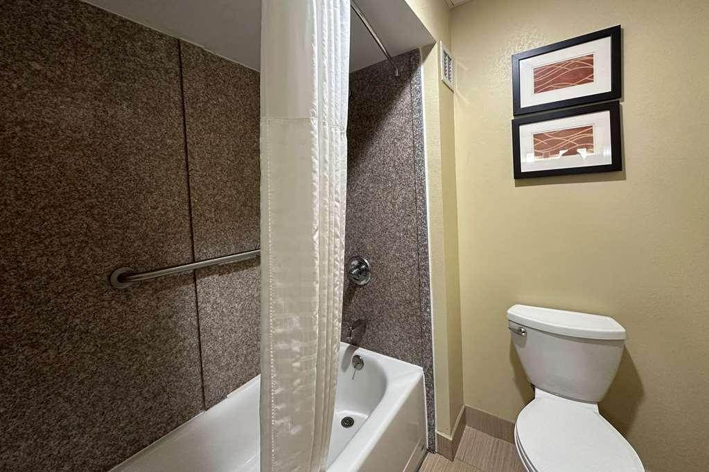 Quality Inn Perryville I-55 Room photo